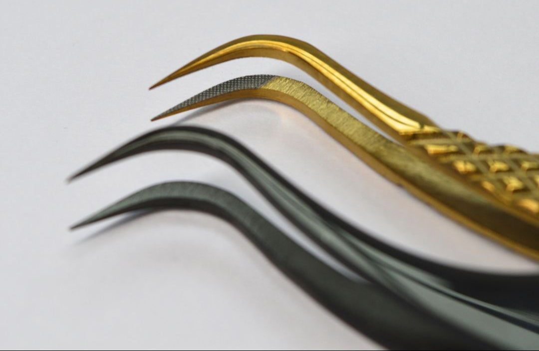 ''MAJESTY'' VOLUME TWEEZER